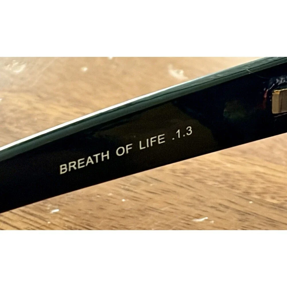 QUAY Australia “Breath Of Life” Sunglasses - Black Frames/Gradient Purple -NWT